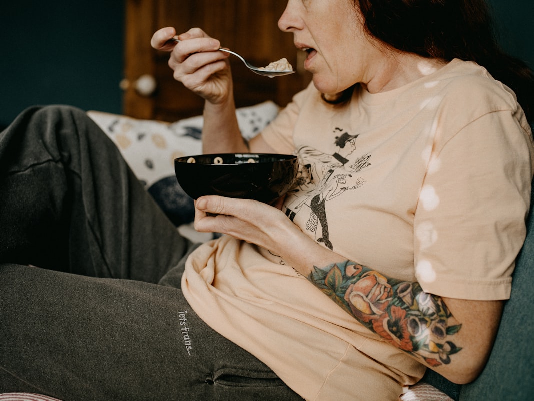 Colazione nutriente con proteine e carboidrati